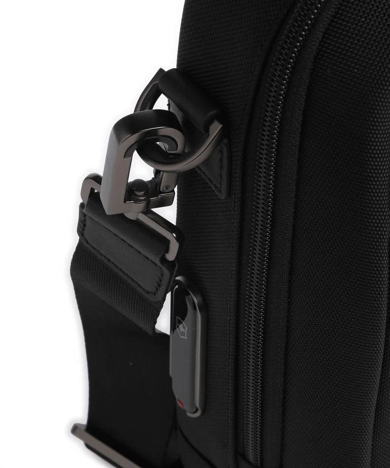 Victorinox Mythic Umhängetasche black