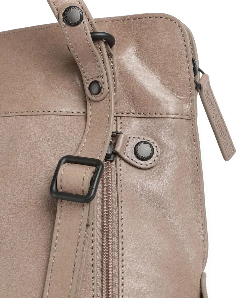Aunts & Uncles Grandma's Luxury Club Mrs. Crumble Cookie Rucksack-Tasche vintage khaki